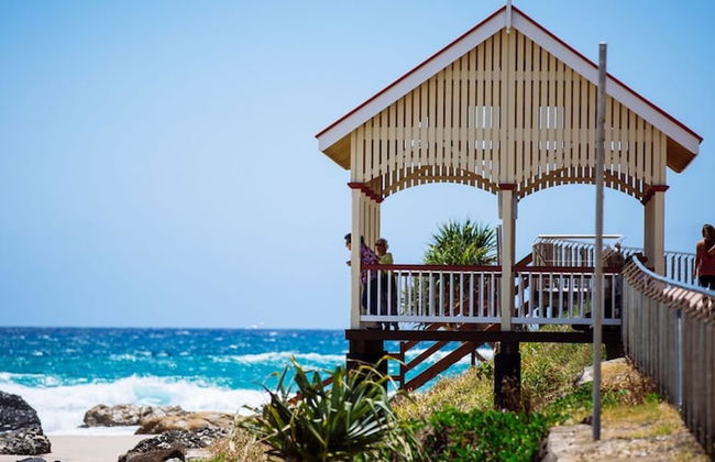 Lovely 1 Bedroom Apartment Steps to the Beach - Photo 12