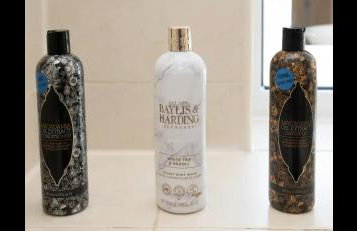 Spacious Chessington home with parking & garden - Photo 29