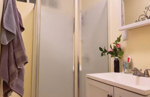 private & Quiet unit D Bed & bath - Foto 8