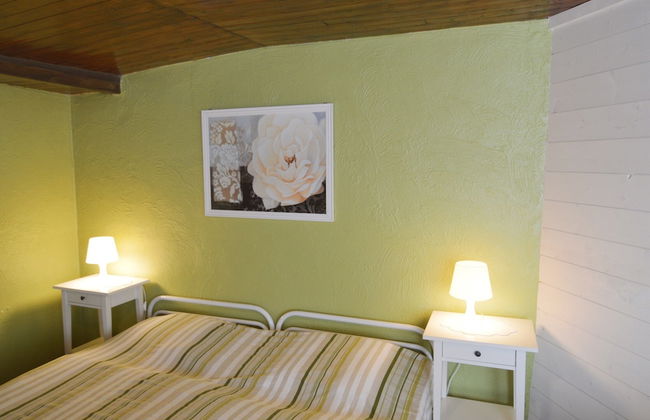 Charming Cottage Near Lake - Photo 7