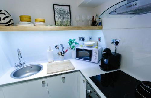 Town Centre Oasis with Two Hot Tubs - Photo 17