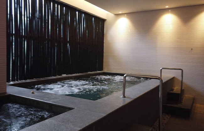 Modern Style Studio Apartment at Azalea Suites with City View - Foto 14
