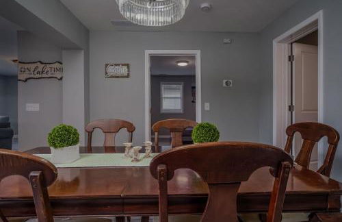 3BR 2BTH Waterfront Vacation Rental on Riverwalk to Downtown McHenry with Pier - Foto 21