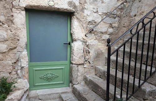 LA GARDE ADHEMAR, L'escalier Médiéval - Foto 12