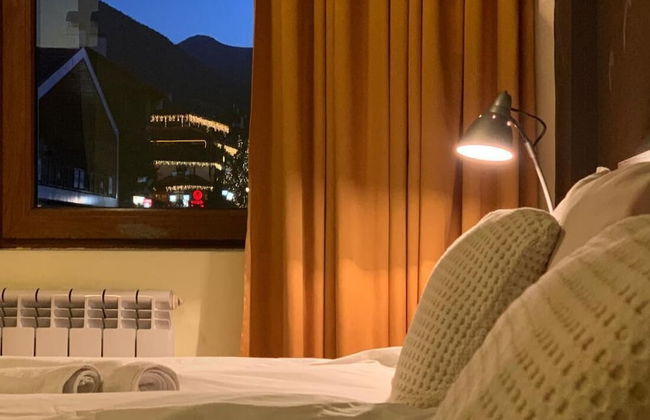 Room-granat Double Room 1- Next to Gondo - Photo 10