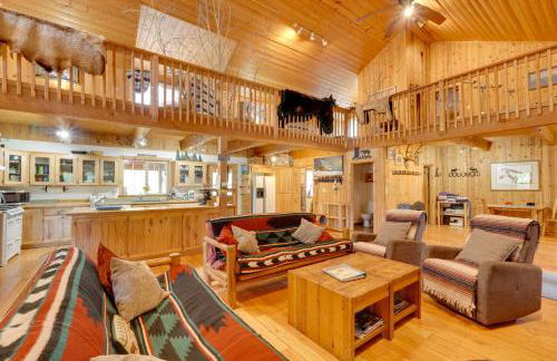 Pet-Friendly House with Deck Near Crater Lake! - Foto 20