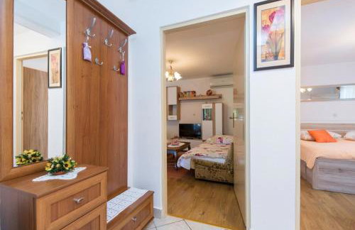 Holiday house in Labin with terrace, air conditioning, W-LAN, washing machine (4866-1) - Photo 10