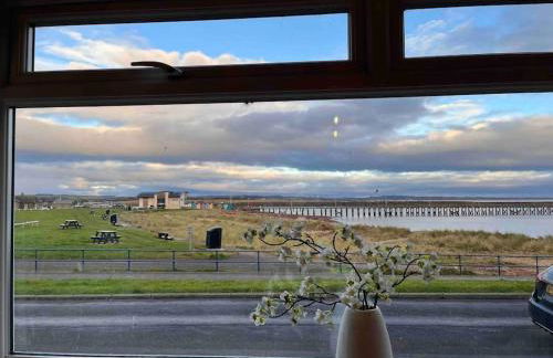 Amazing sea views and hot tub - Photo 13