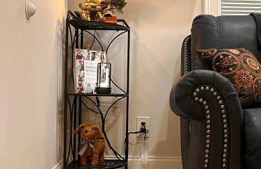 Cozy Downtown Cottage - Parking, Pet Friendly! - Foto 7