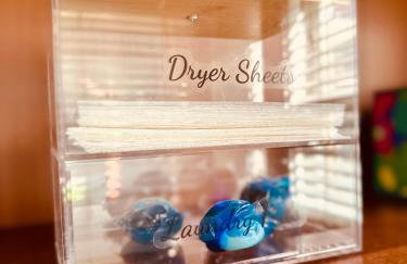 3-Bedroom, Prime Location, Private Backyard! - Foto 35