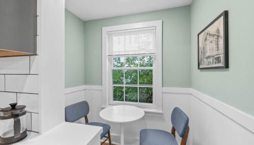 1803 Salem 1BR | Walk to Haunted Happenings - Foto 5