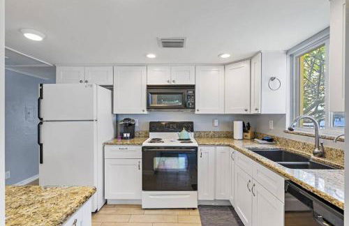 Malyn 108, Updated Waterfront condo, private patio - Foto 6