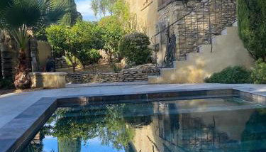 Maison uzès piscine plein sud avec superbe vue - Foto 1