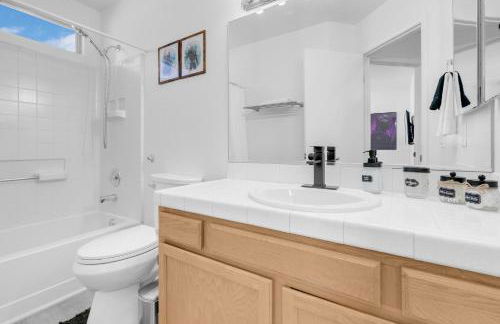 8BR 5BA SuperHero Retreat-King Beds, BBQ, Hammock, Firepit, MiniGolf, WorkSpace - Foto 28