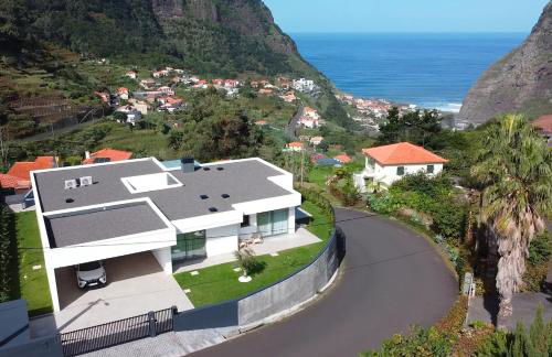 Elysium São Vicente - Designer Villa with Ocean View, Heated Pool, Jacuzzi & Sauna - Foto 4
