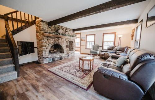 13 Beds, 17 Guests with Hot tub only 15Mins to Sunday River - Foto 17