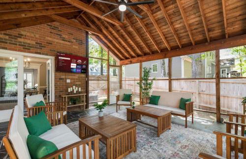 The Greensboro Manor HotTub FirePit Basketball 15 Min To Sedgefield CC - Photo 2