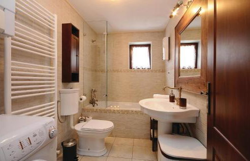 3 Bedroom Beautiful Home In Lisicic - Foto 47