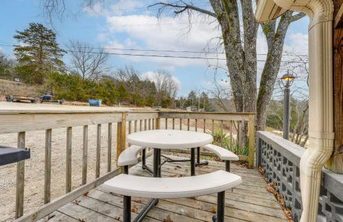 Lake and Trail Access Cape Fair Cottage with Deck - Foto 21