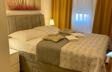 Nova Galerija Studio Ema i Apartman Anita- parking in garage - Foto 7