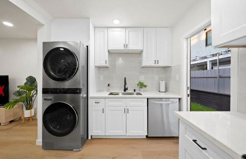 Explore North Park Chic 2br with Fire Pit Sleeps 6 - Foto 24