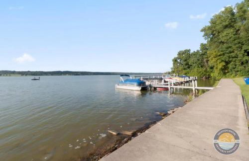 Modern Lake Geneva Condo with Year-Round Views - Foto 27