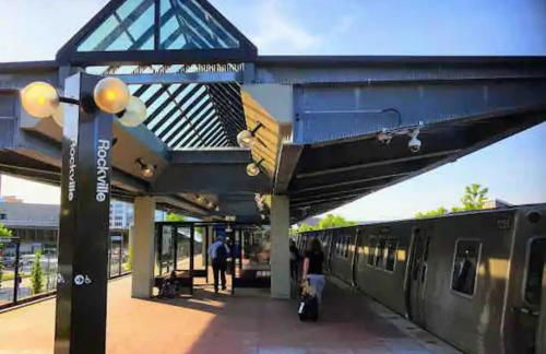 Entire 4 bedroom familyfriendly basement apartment, MetroWalk - Foto 73