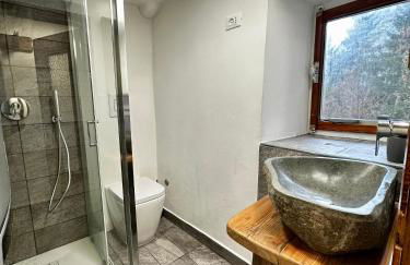 Cozy Three-Room Apartment with Mountain View & Parking - Ussin Chalet - Valtournenche - Foto 15