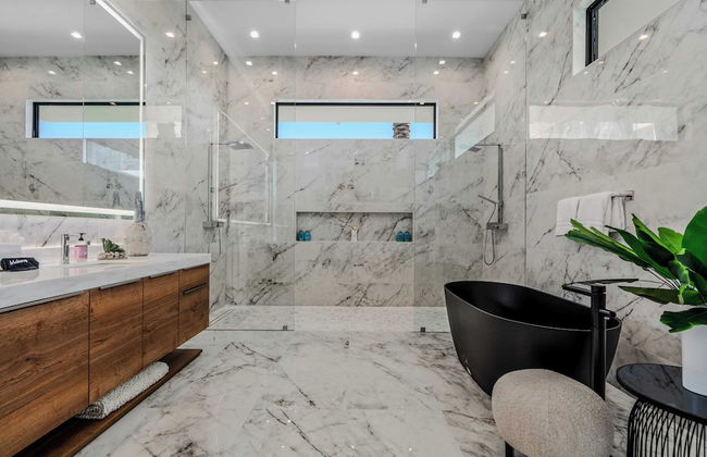 Sleeps 17 Pool & Pickleball Sun-kissed Desert Escape Bravo Villa #1 by Avantstay - Foto 30