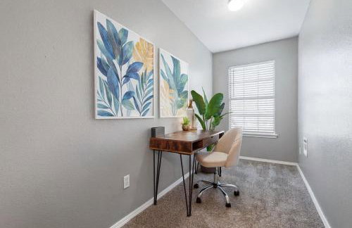 Spacious 6 bed Bentonville House, Sleeps 12, Smart TVs, Wi-Fi - Foto 21