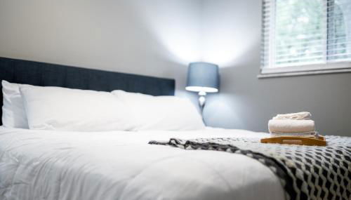 Spacious 2 Bedroom Townhome by StayLage - Foto 5, towels