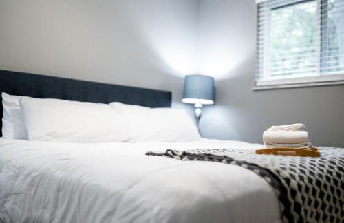 Spacious 2 Bedroom Townhome by StayLage - Foto 5