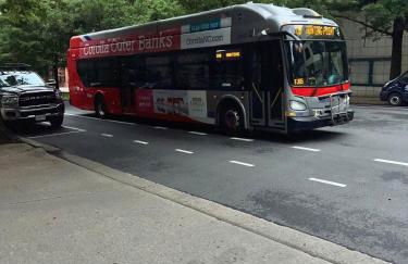 Beautiful Arlington Apartment with Pool & Parking! - Foto 22