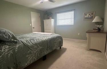 Heated pool with canal views - Foto 21