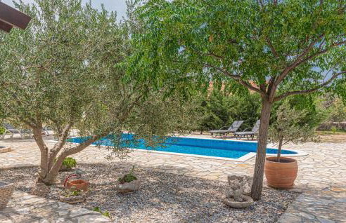Three-Bedroom Holiday Home In Lozovac - Foto 16