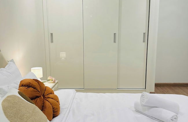 Cozy- Vinhomes Central Park Apartments - Photo 38