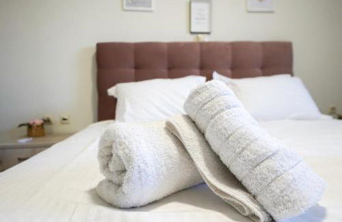 Theo and MS Luxurious Apartments by Filos Inc - Foto 45