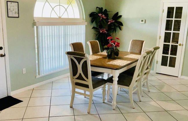 Amazing 3/2 Vacation Home With Private Pool!! - Foto 5