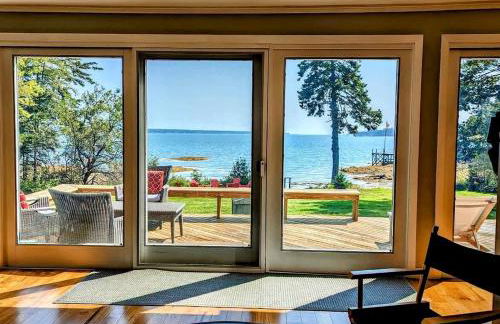 Stunning Oceanfront Ranch Cottage with Private Beach & Fire Pit Near Acadia National Park, Gouldsboro Maine - Foto 7