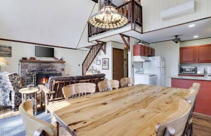 Hot Tub + Sauna + Deck + Firepit + Beach Access + Near Dining Grateful Escape by Avantstay - Foto 28