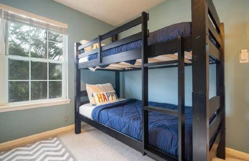 Tropical Oasis with Tiki Bar, Firepit, Seasonal Pool - Foto 40