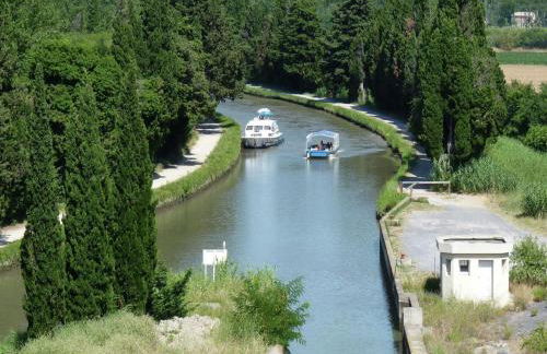 Old wine storehouse with terrace and garden - Foto 38