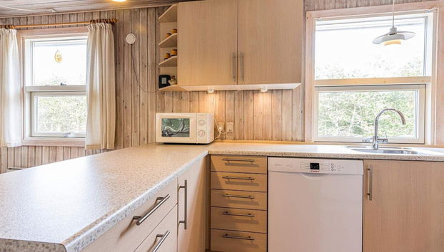 6 Person Holiday Home in Blavand - Foto 5, Cocina privada