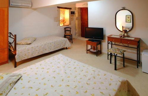 Allaria Villa Traditional Villa - Photo 35