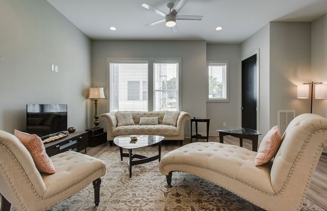 Harmony Highrise - Photo 1