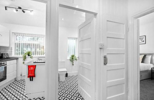 Two Bedroom Apartment - On Street Parking Available - Netflix - Wifi - Top Rated - 311M - Photo 29