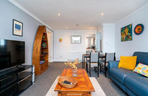 Lovely 3-bedroom flat with free parking - Foto 11