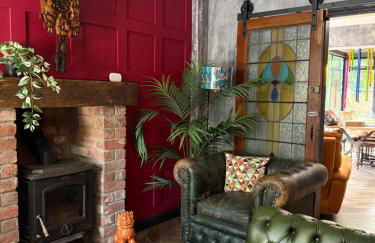 The Funky Hideaway with Hot Tub - Foto 8