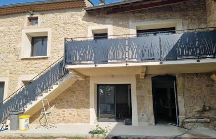 Appartement avec jaccuzzi privatif en RDC proche via rhona - Photo 7