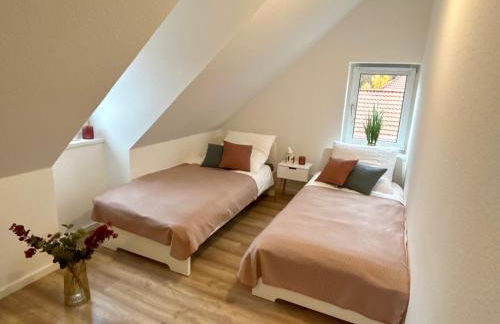 SPR-Helle Wohnung mit Balkon, EBK, WLAN, Netflix, 24 Stunden self checkin - Foto 4